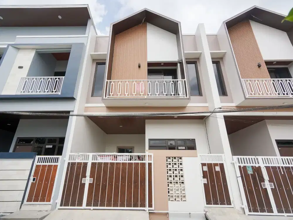 Rumah 2 Lt SHM Hadap Timur 10 Mnt ke Plaza Taman Harapan Baru J-38437