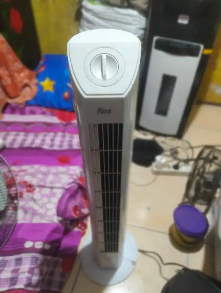STAND FAN KRIS LIKE NEW