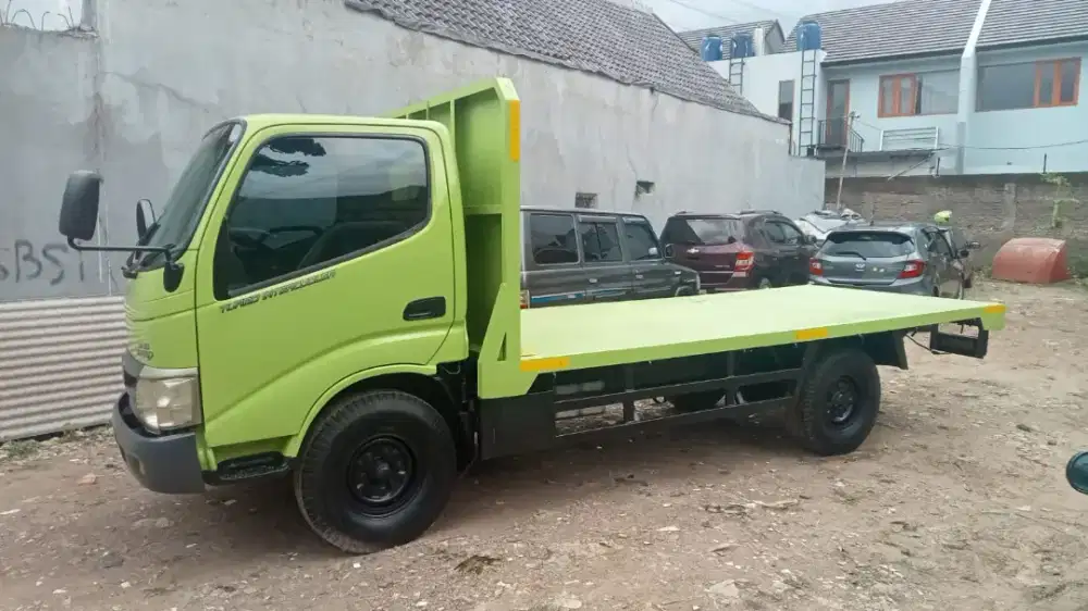 HINO DUTRO SDL 2013 ENGKEL LONG FLAT DECK