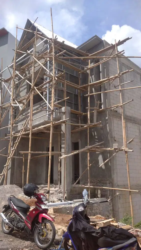 Villa 3 Lantai Downslope Dengan Pemandangan Kota Bandung