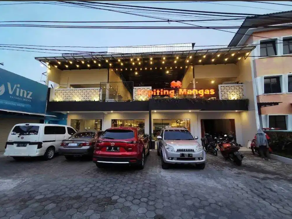 Bangunan 2 Lantai Besar Ex Resto di Pusat Kota Parkir Luas Jln Lebar