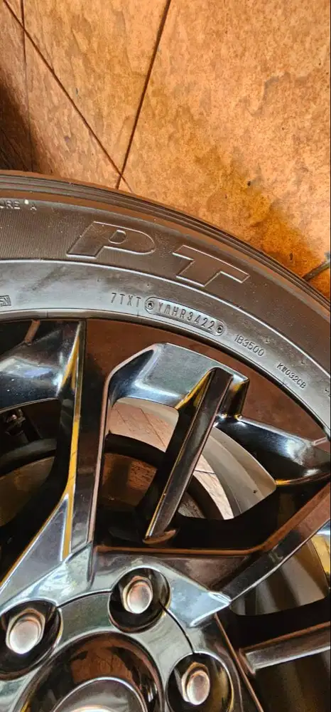 Ban Bekas copotan Fortuner gr 2022 Dunlop