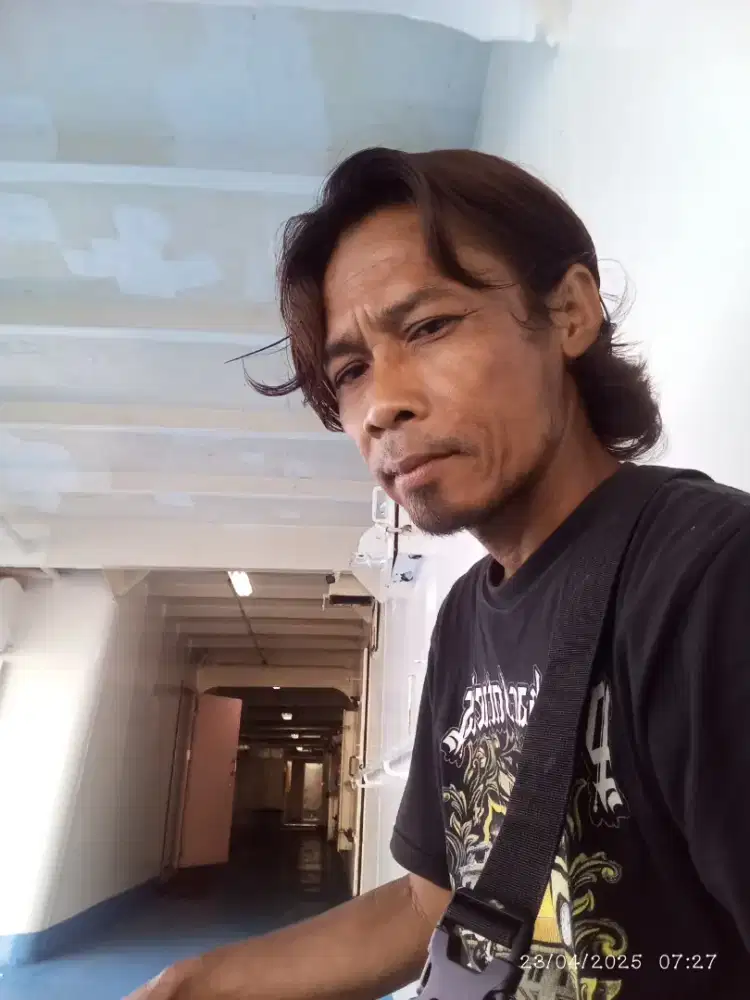 Cari. kerjaan bersih bersih taman ato villa, yg ada mesnya