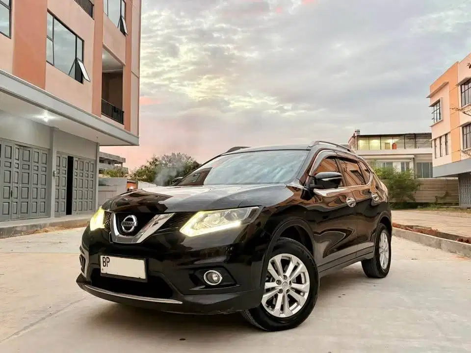 NISSAN X TRAIL AT 2.0 TAHUN 2017