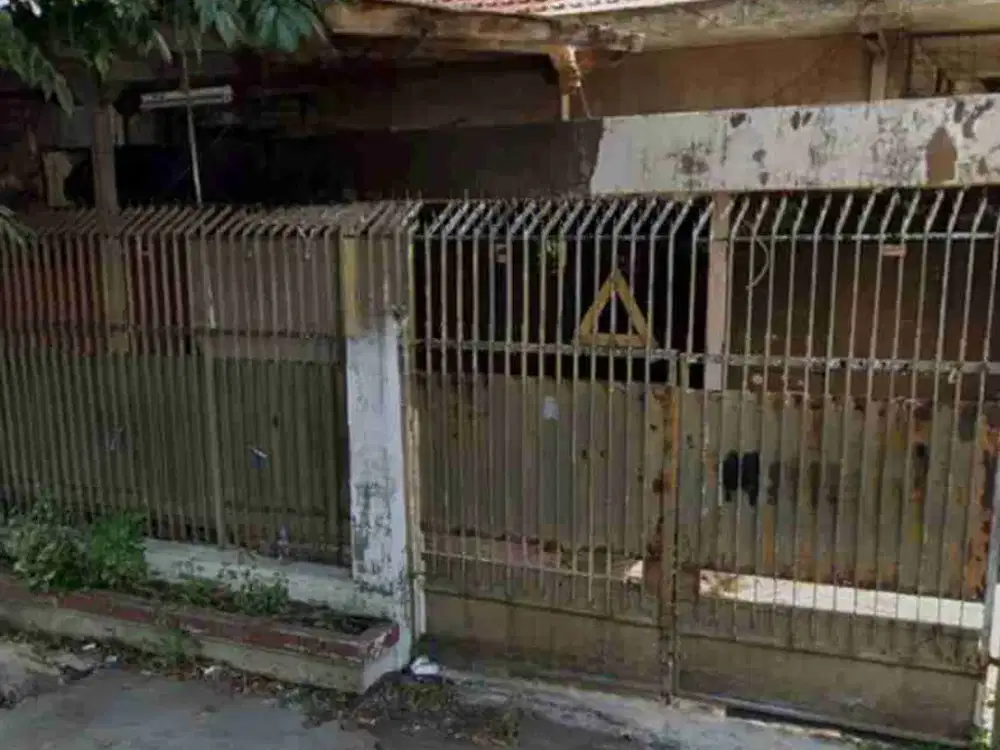 Dijual Murah Rumah Hitung Tanah di Embong Cerme