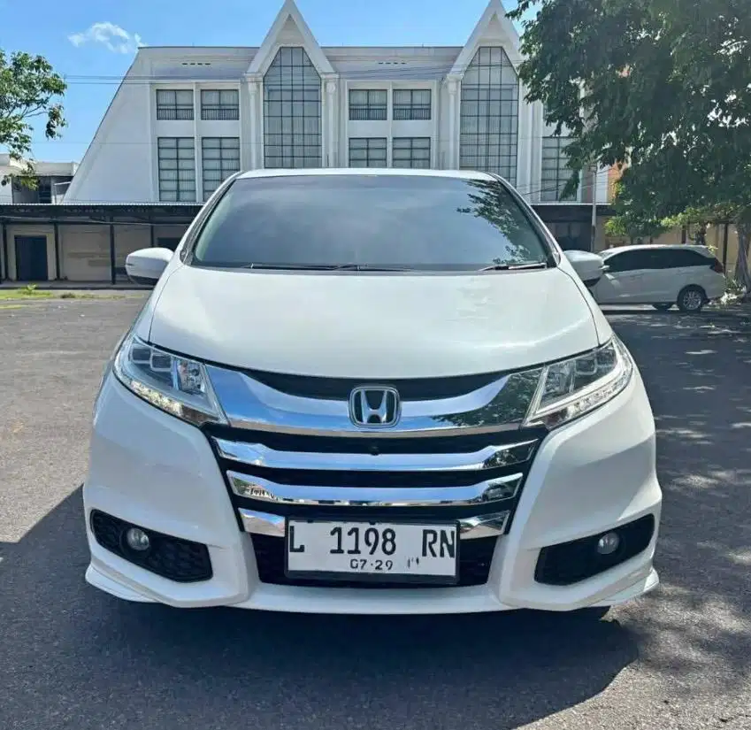 LOW KM 64rb - HONDA ODYSSEY 2.4PRESTIGE SUNROOF 2014 MATIC BISA KREDIT