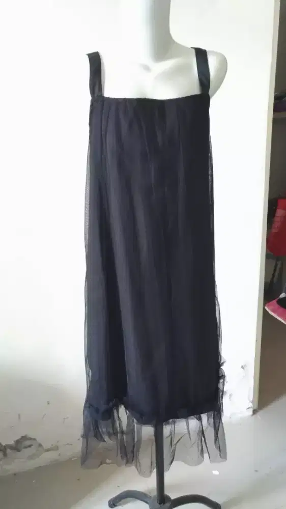 Jual dress hitam bahan tutu