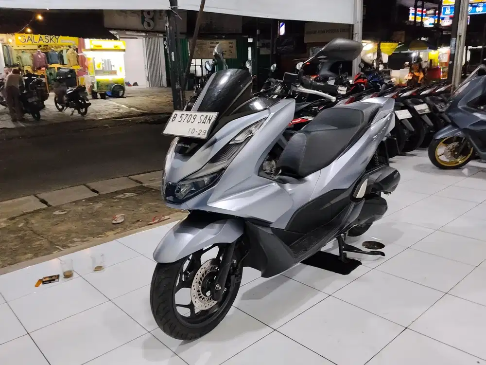 Honda PCX 2024 mewah