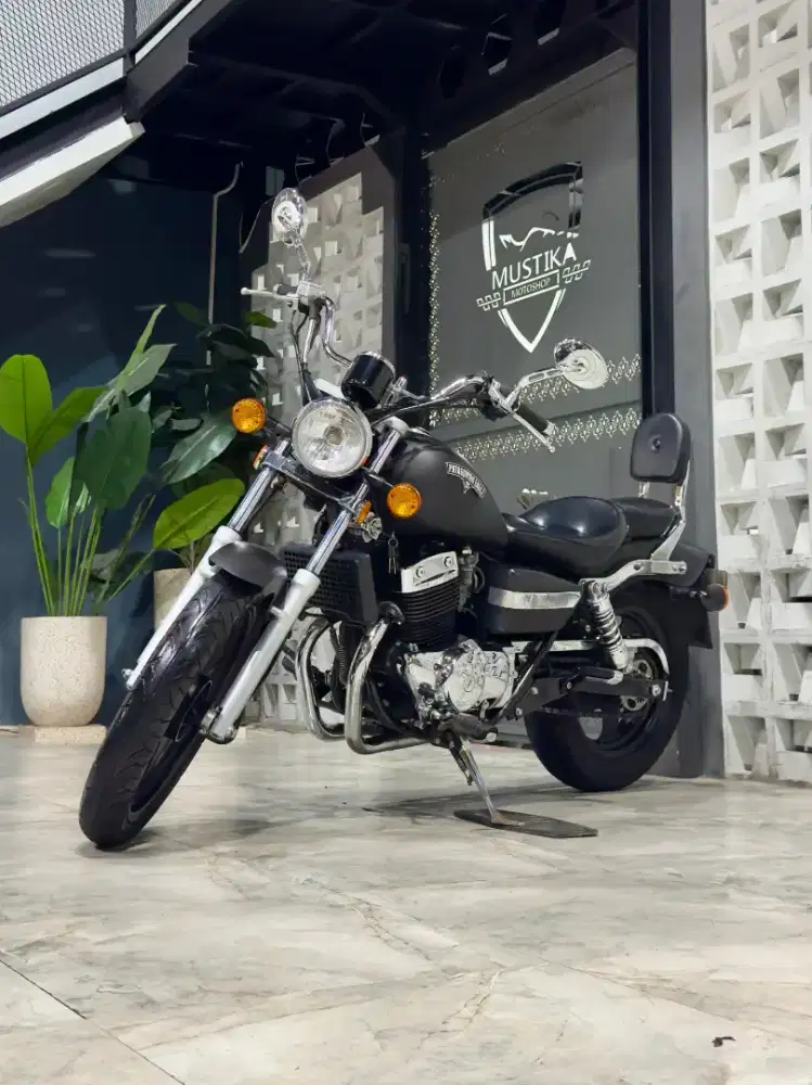 Cruiser Murmer‼️Benelli PE 250 2019. Odo 17rb. DANNY Mustika Sulfat