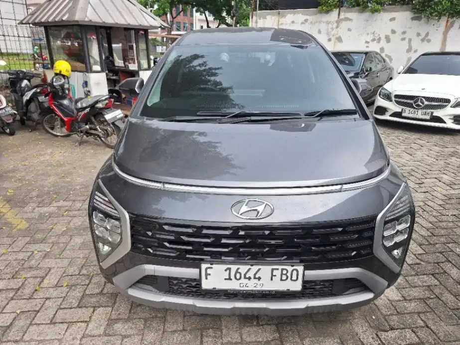 DP RENDAH Hyundai Stargazer 1.5 Trend Essential Bensin-AT 2025 URAS