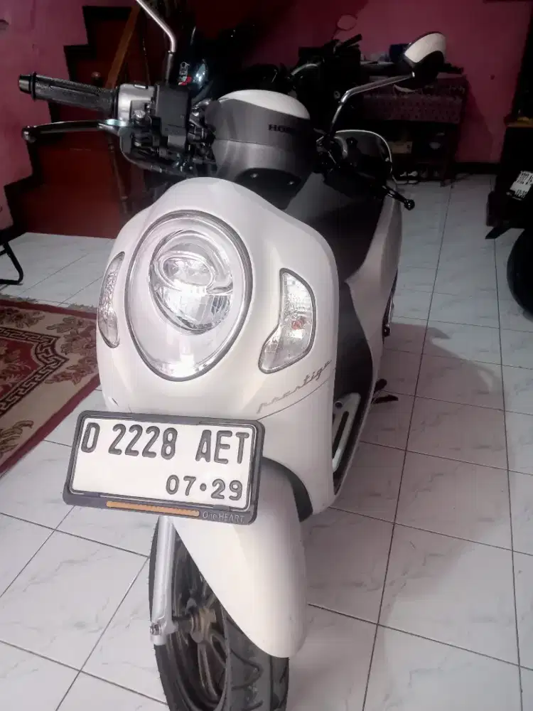 Jual cepat motor honda scoopy 2024 wrn putih