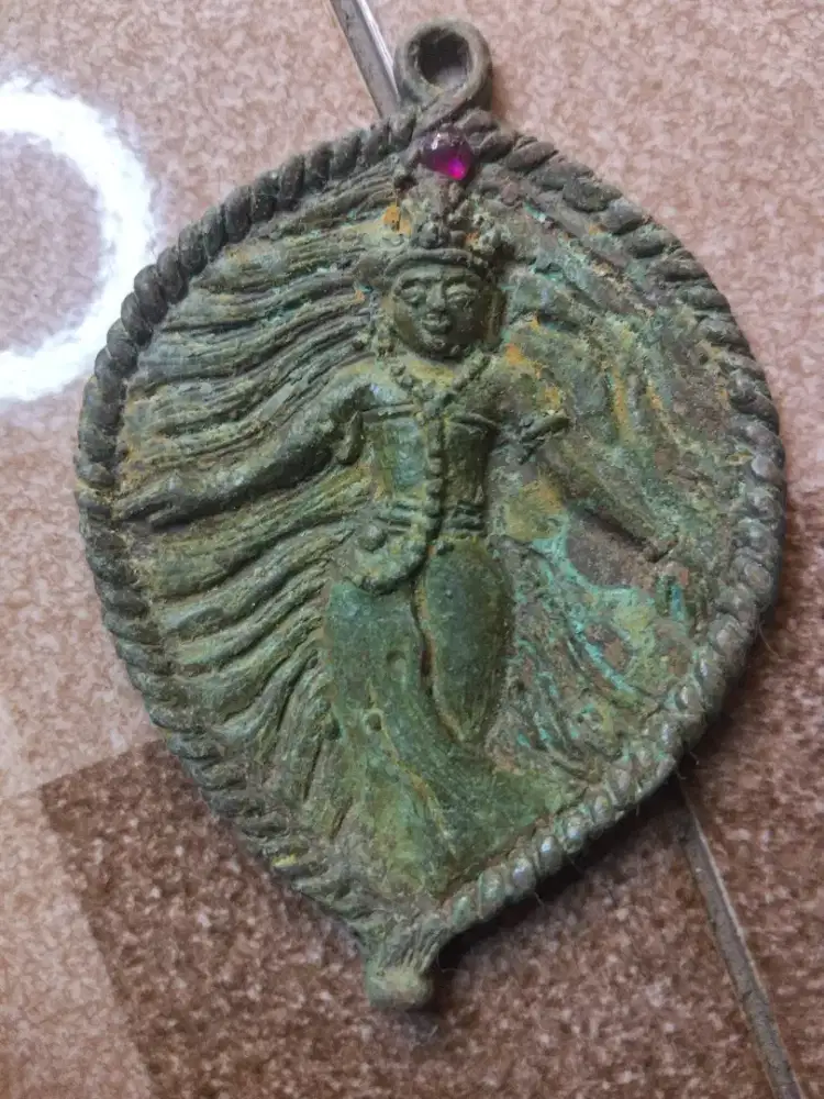 Aneka liontin kalung