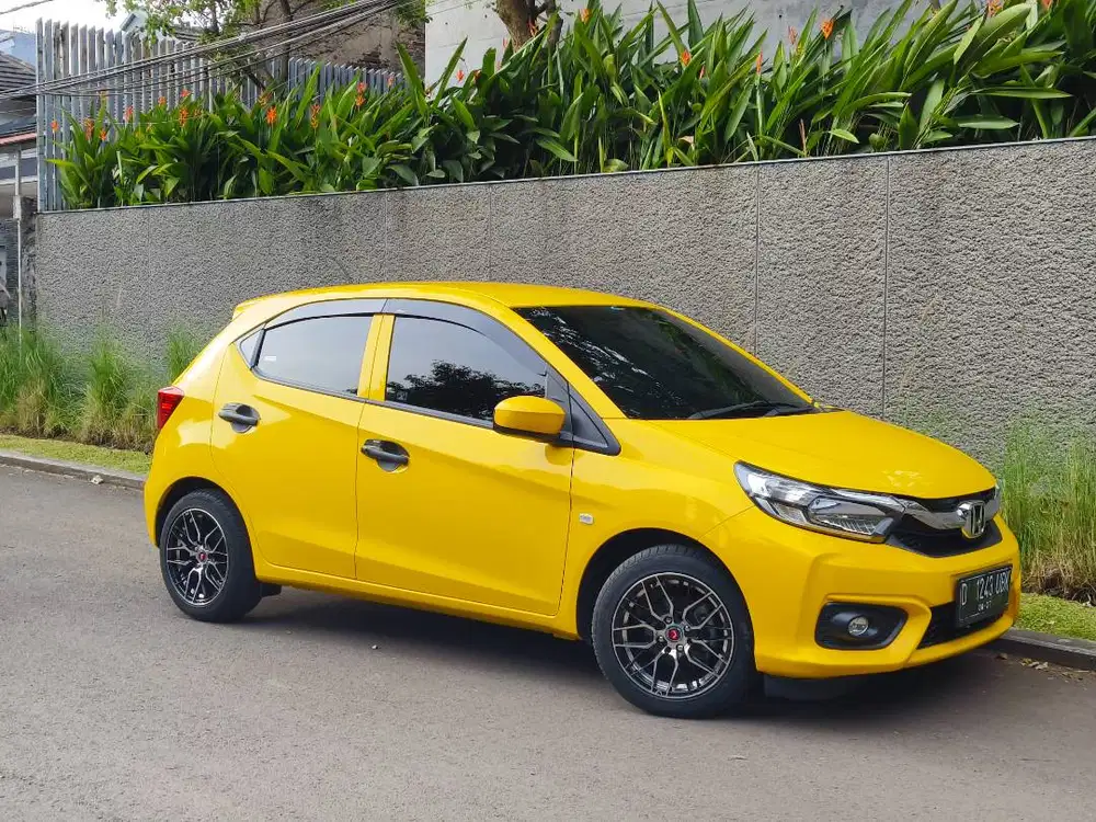 honda brio e cvt matic 2022 kuning mulus bandung