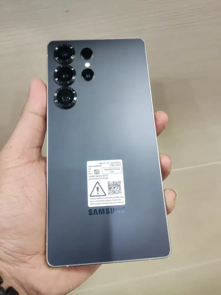 SAMSUNG S25 ULTRA 12/256GB TITANIUM BLACK ( SUPER LIKE NEW)