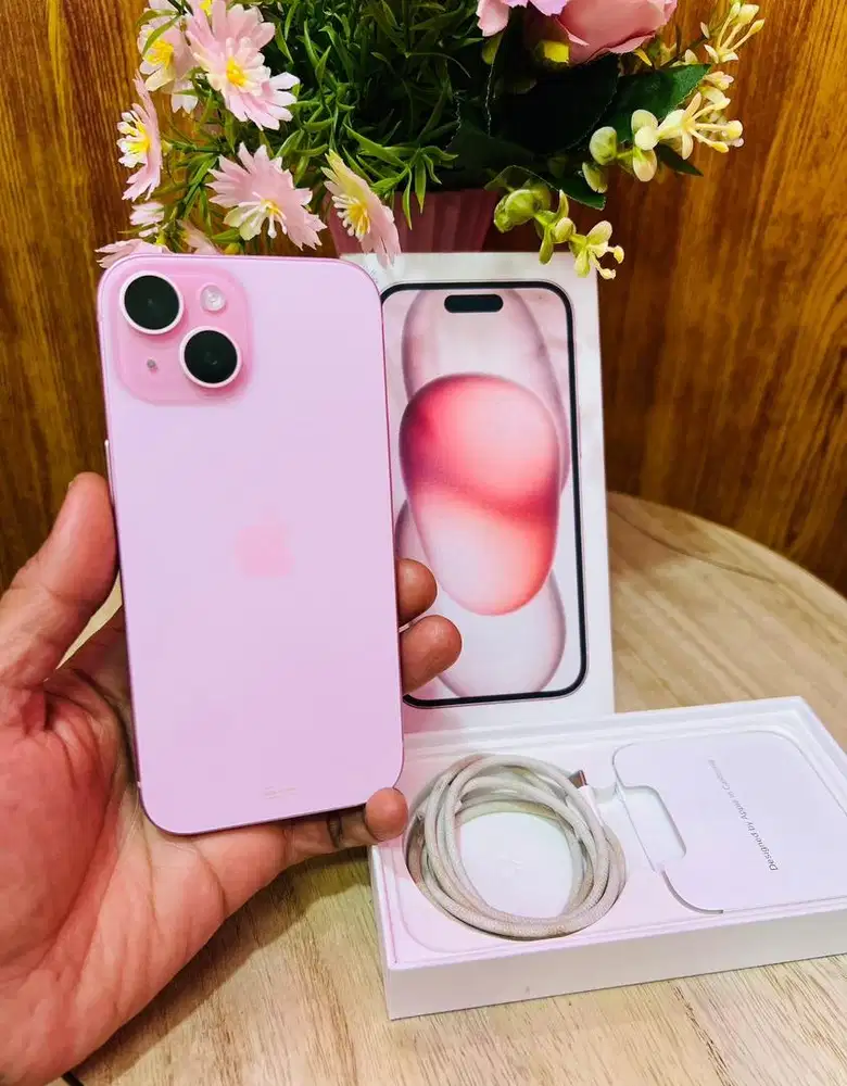 Iphone 15 128gb pink mulus garansi panjang