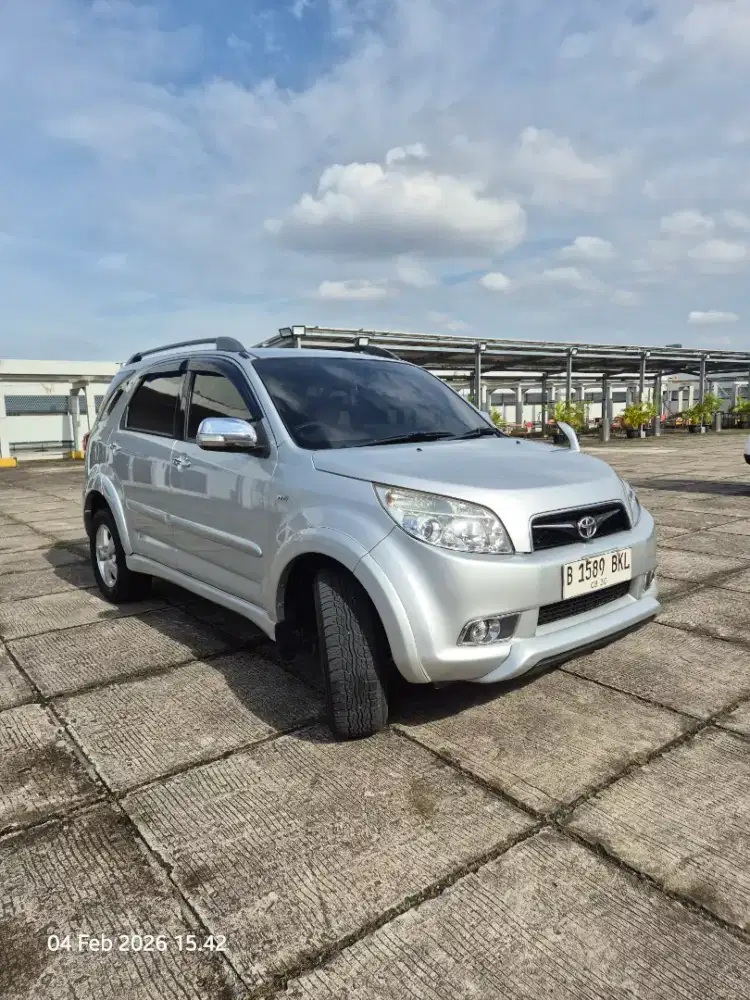 Toyota RUSH S AT 2010 Silver