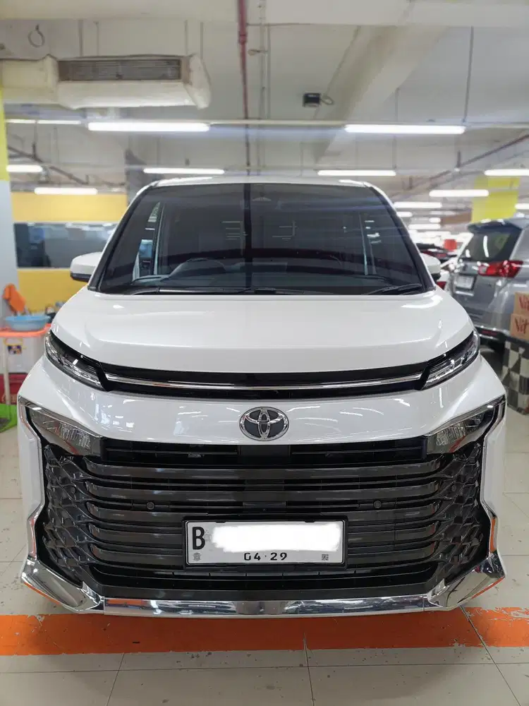 Toyota Voxy 2022 Bensin