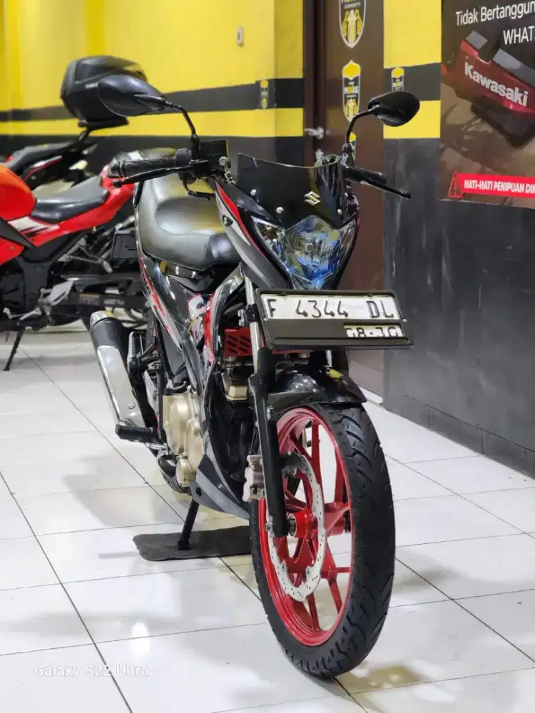 SATRIA FU TAHUN 2015(PUTRA TUNGGAL MOTOR)