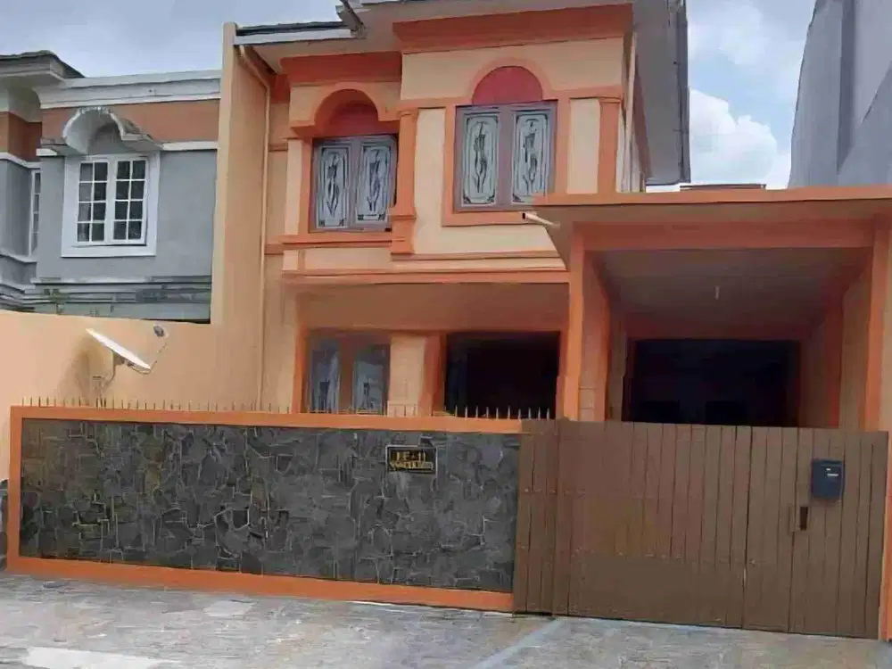 RUMAH STRATEGIS DI PERUMAHAN ELIT BALIKPAPAN BARU