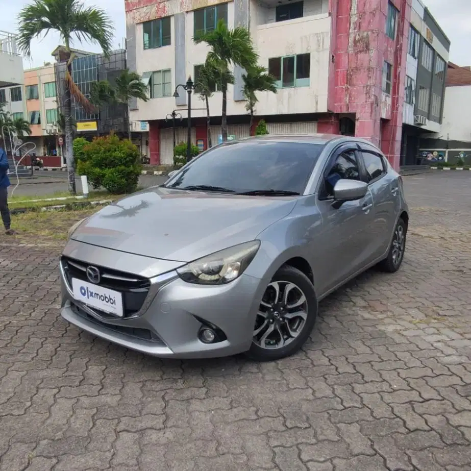 DP MURAH - Mazda 2 1.5 R Skyactiv Bensin AT 2015 Silver