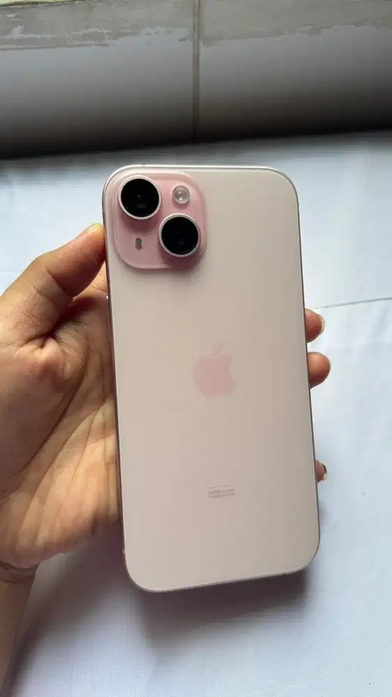 TT/Jual iPhone 15 128gb ibox BH 85%