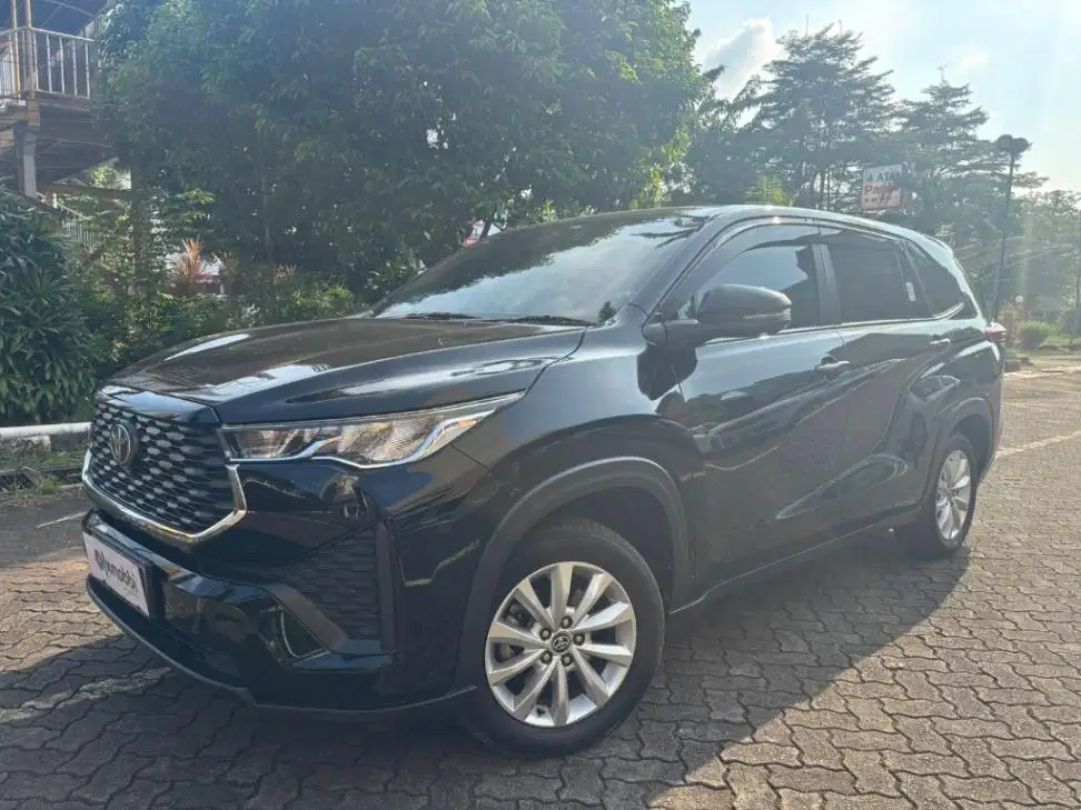 DP MURAH - Toyota Kijang Innova 2.0 Zenix V CVT Bensin AT 2022 Hitam