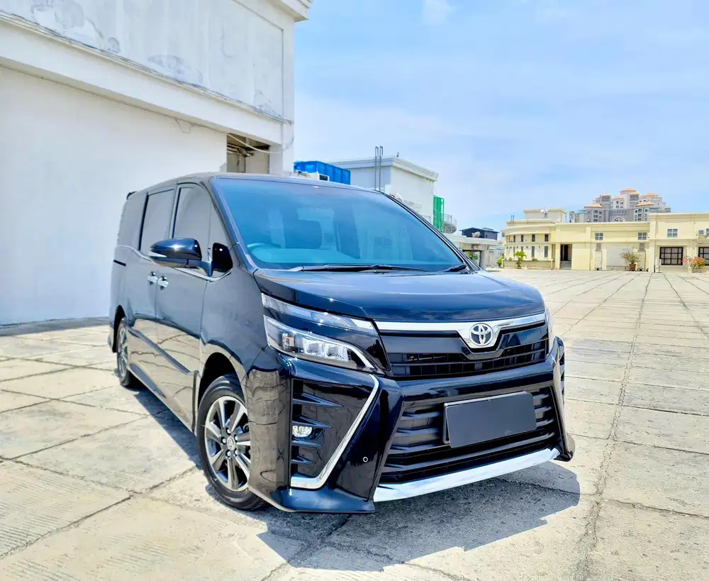 [KM 10 RIBU]TOYOTA VOXY 2.0 50TH ANNIVERSARY AT HITAM 2021