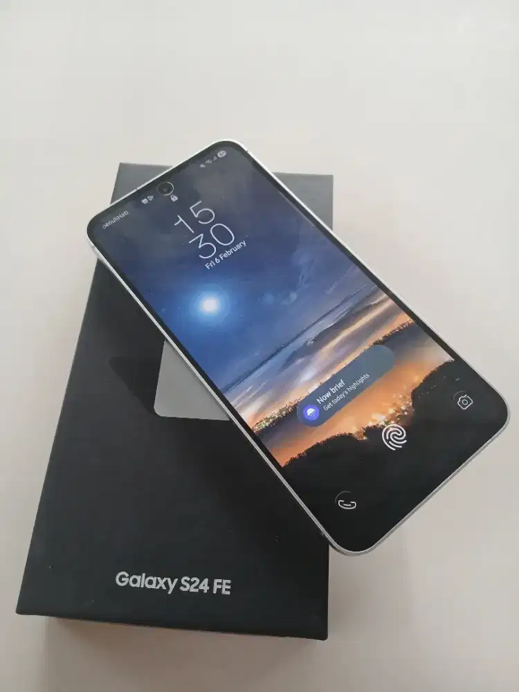Samsung S24 FE Putih