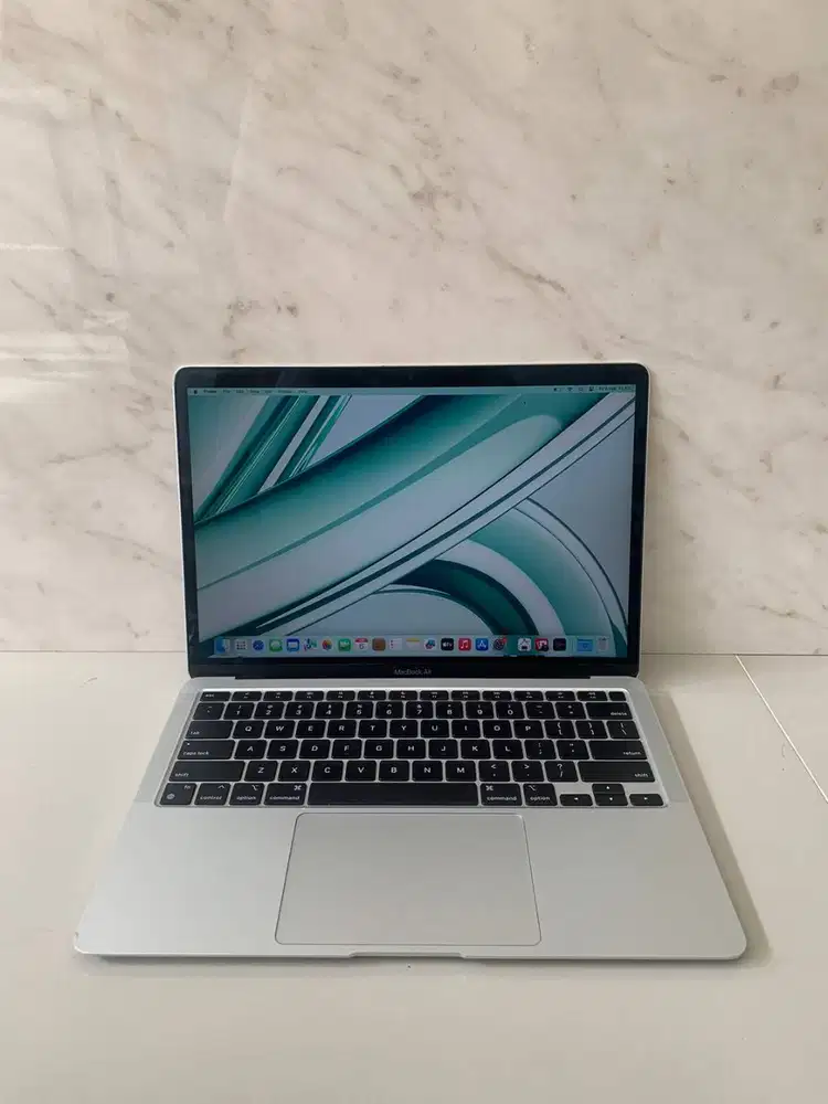 FOR SALE! MACBOOK AIR 13 2020 M1 8/128 UNIT+CHARGER