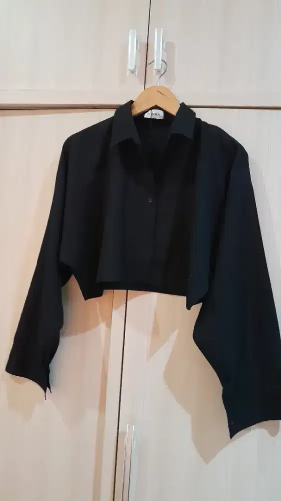 Atasan kemeja hitam