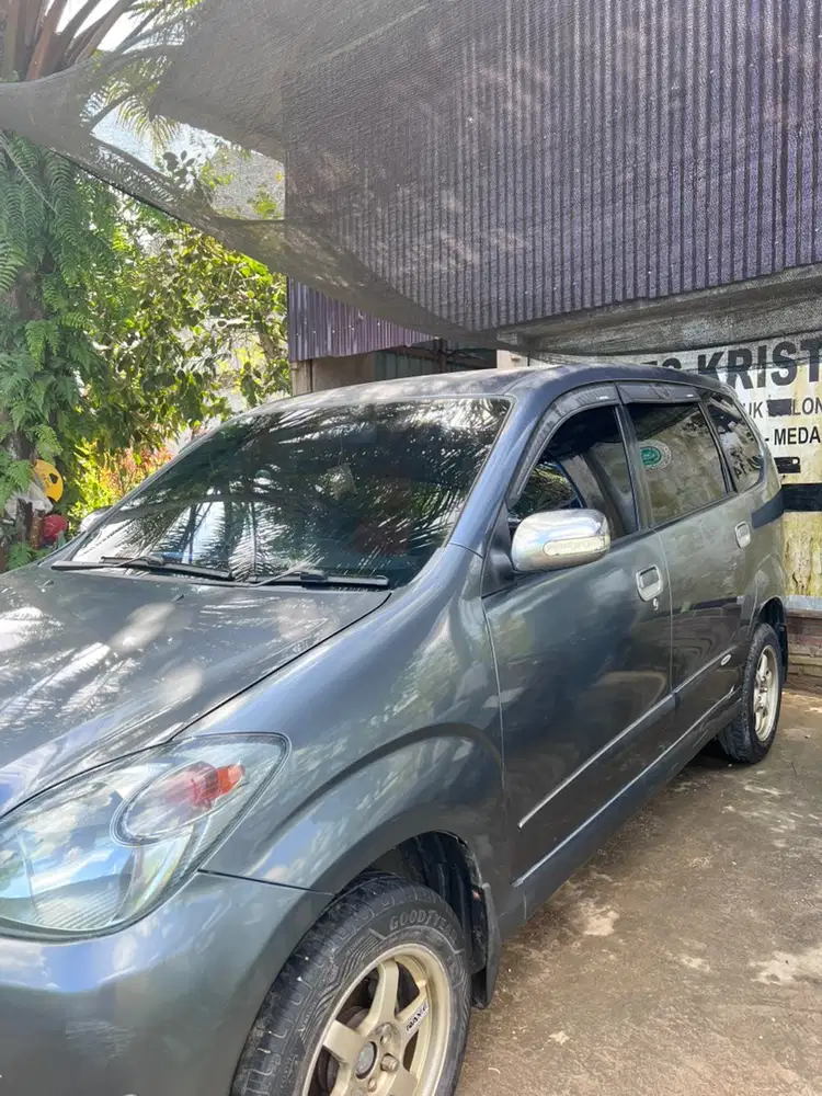 Daihatsu Xenia 2011 Bensin