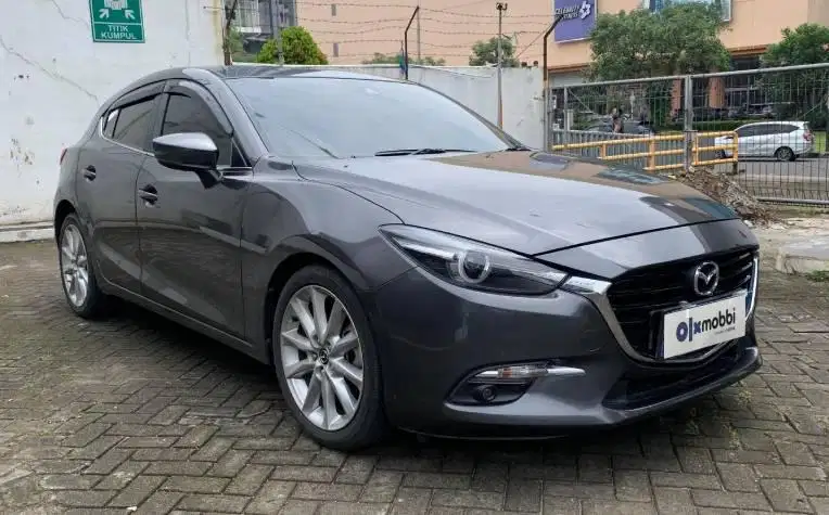 DP MURAH Mazda 3 2.0 Skyactive-G Hatchback Bensin-AT 2019 Abu CJVKB