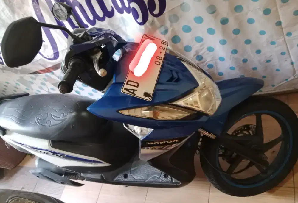 Dijual Beat Biru Putih Tahun 2013 Bulan 8