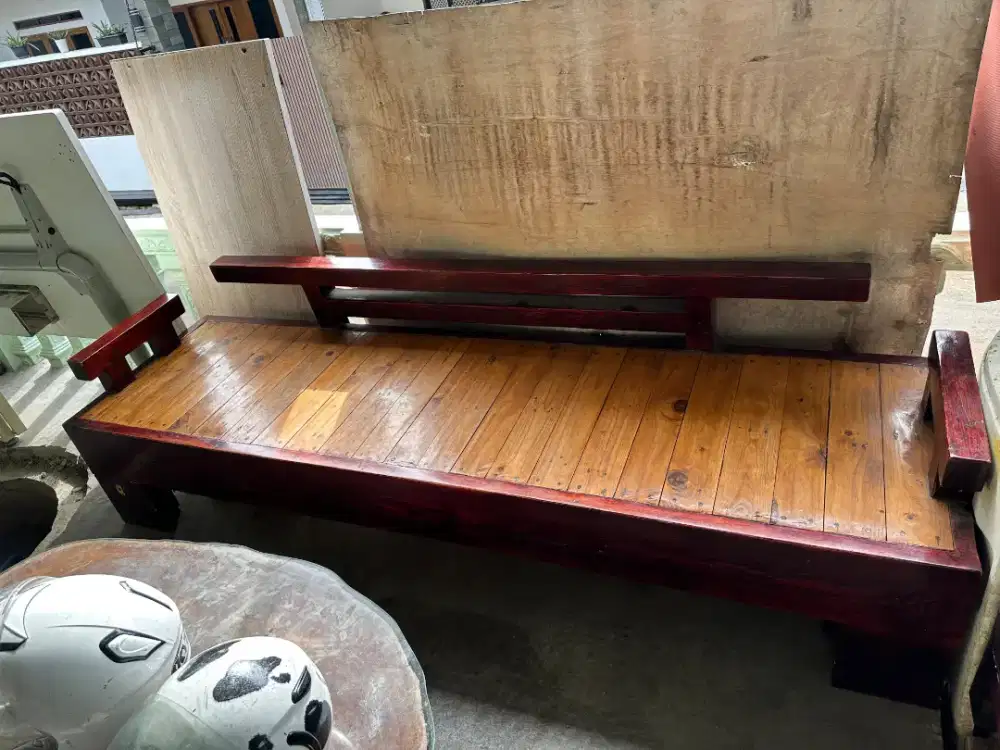 Kursi Panjang Kayu Pinus