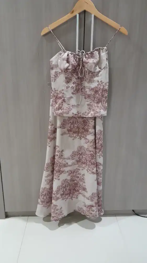 Stelan rok dan tank top