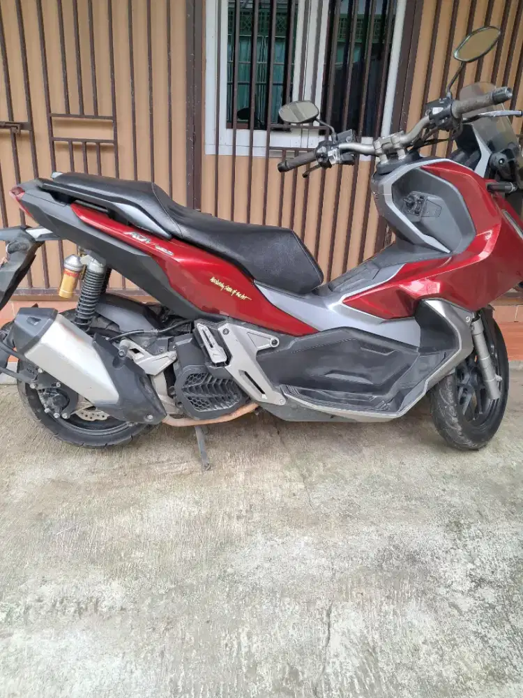 Honda ADV 150 mulus. Siap gaspoll jalan-jalan...