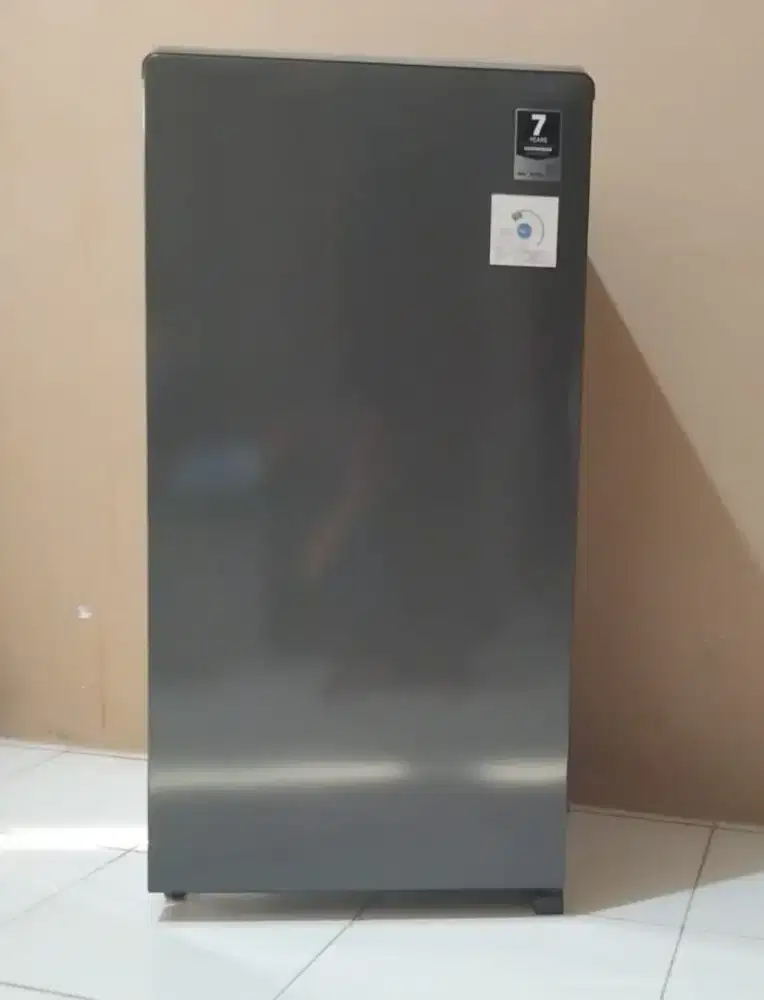 Kulkas 1 pintu Merk Sharp Aqua