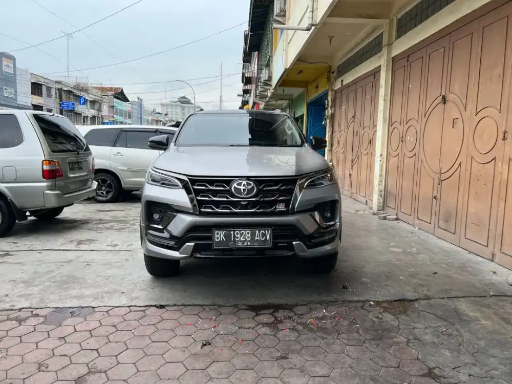 Odo 24xxx. Toyota Fortuner 2.4 GR sport 2021