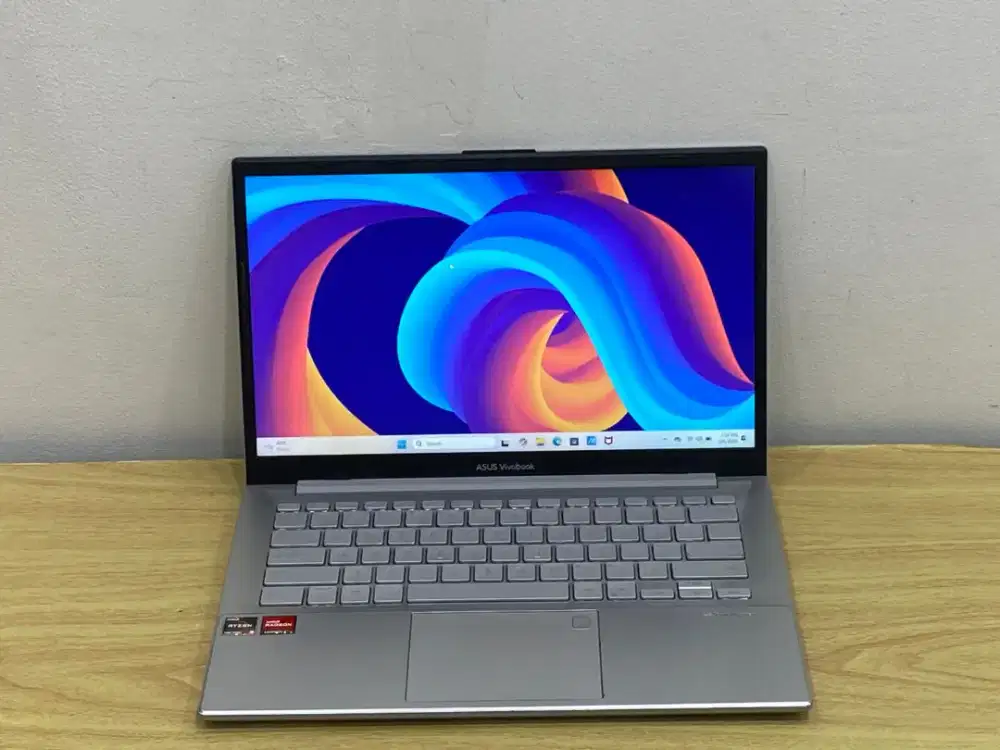 Laptop Asus Vivobook Go  E1404FA/AMD Ryzen 3 7320U