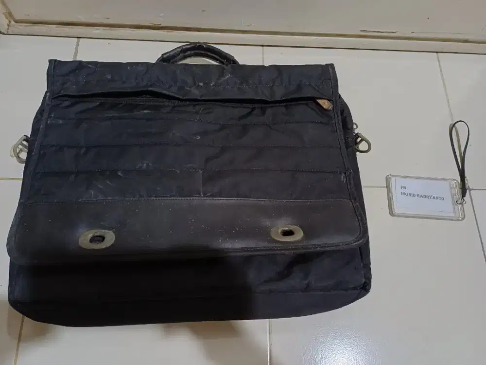Tas Laptop/ Dokumen Nylon Hitam