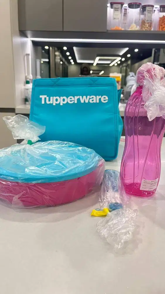 Original Tupperware Fit to Go Set - Foodie Buddie - Break Set