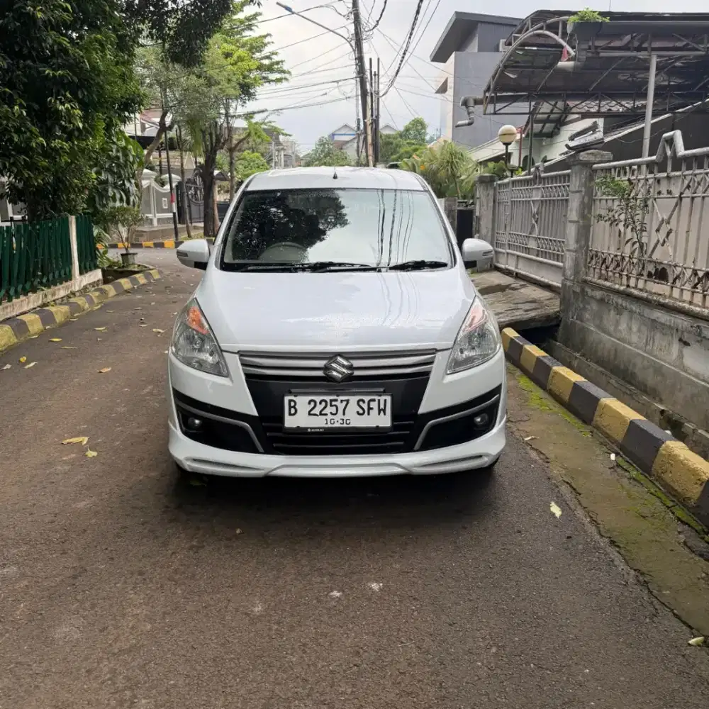 Ertiga GL sport 2015at DP 7jt