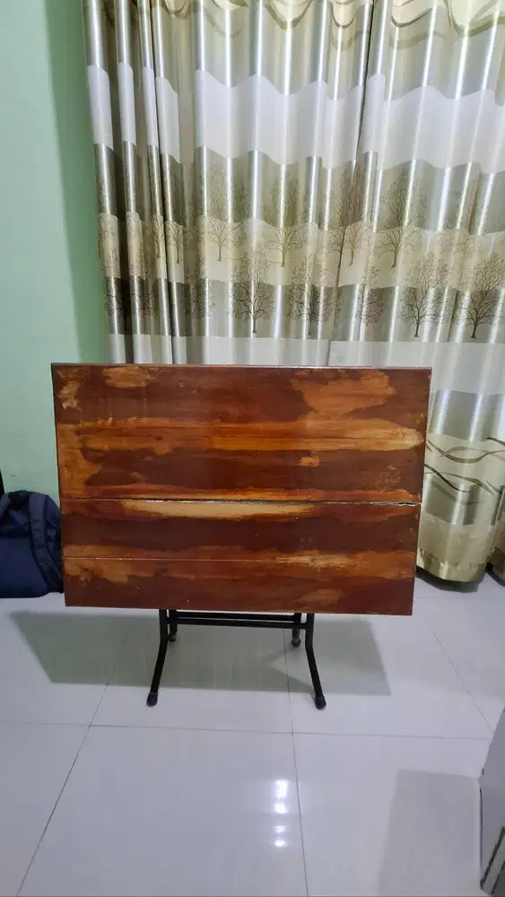 Meja Lipat Warna Coklat