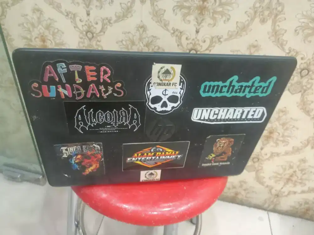 Lactop Hp 14 minus ada titik putih d layar lain ny normal semua SM cas