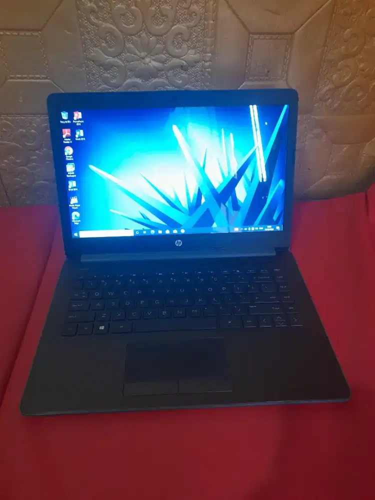 Laptop slim merk HP ddr4