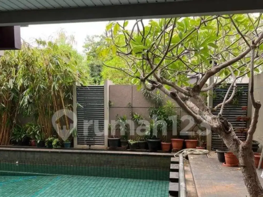 Dijual Rumah di Walet Indah, Posisi Hoek Ada Swimming Pool Pik