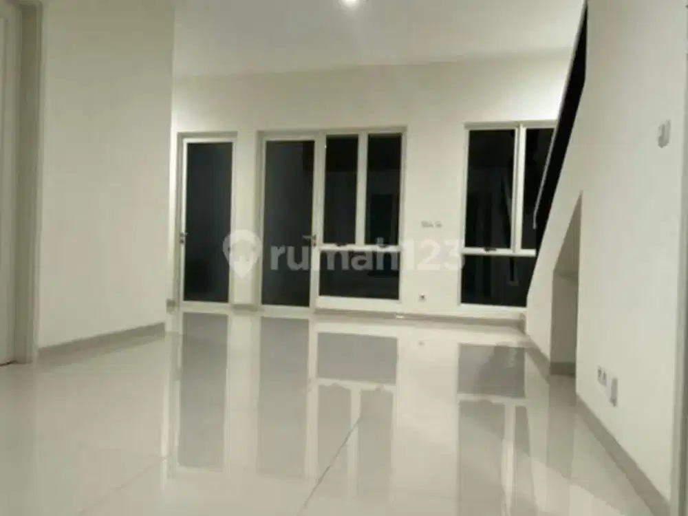 Dijual Cepat Rumah Suvarna Sutera Bagus Siap Huni