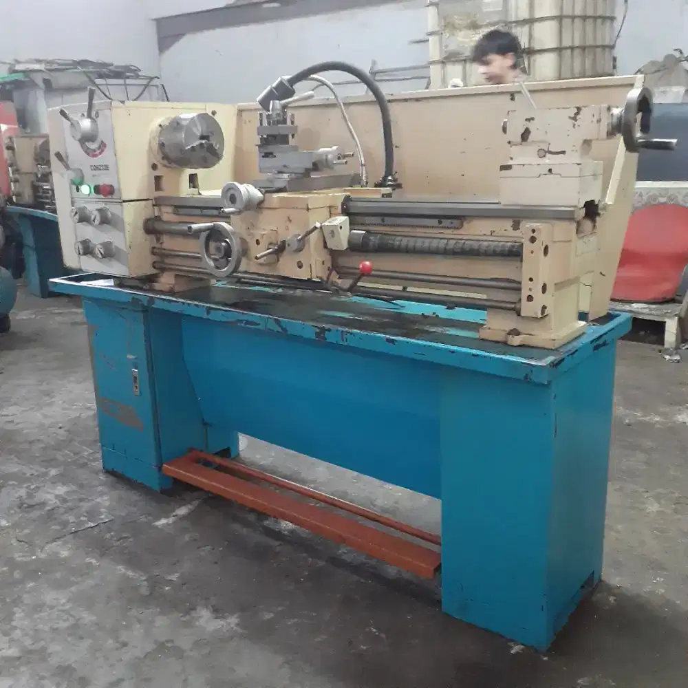 Mesin Bubut CQ Milling Bor Frais