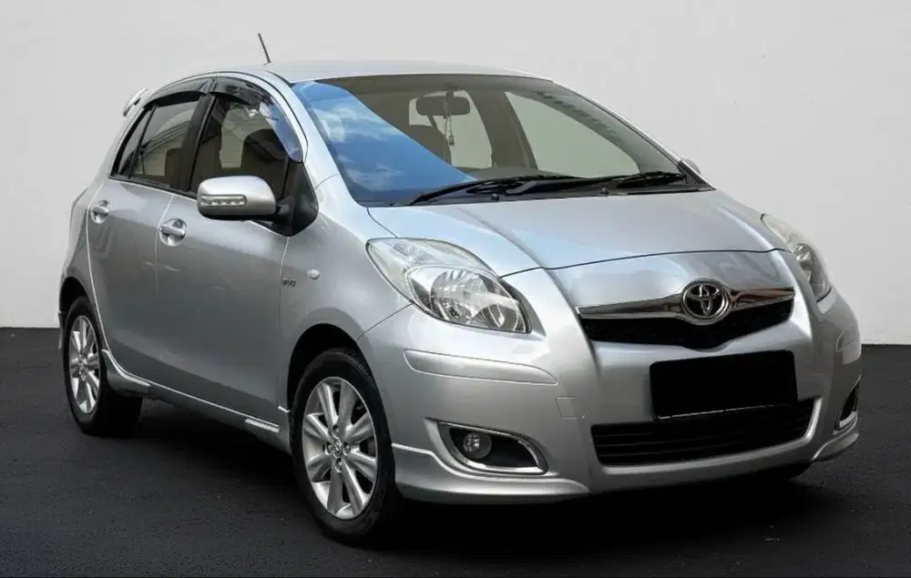 TOYOTA YARIS TIPE E 2011 MANUAL LOW KM