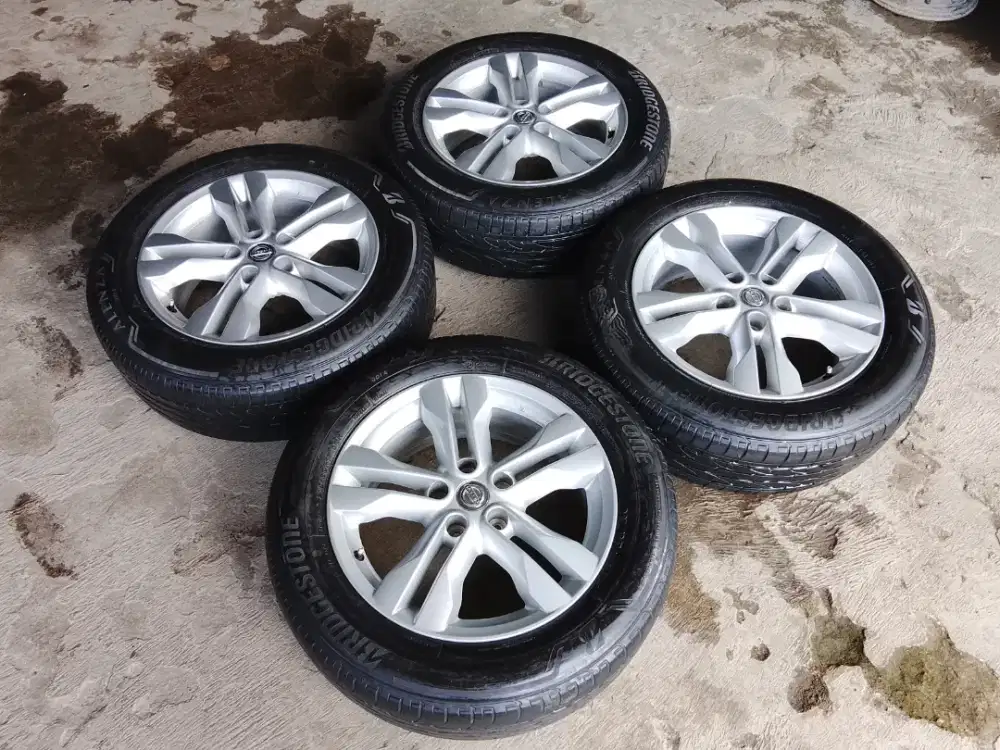 Vleg OEM Xtrail R 17x7j pcd 5x114 + ban -+80%